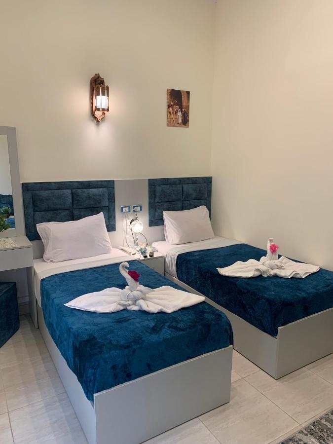 Crown Hotel Kaherah Luaran gambar