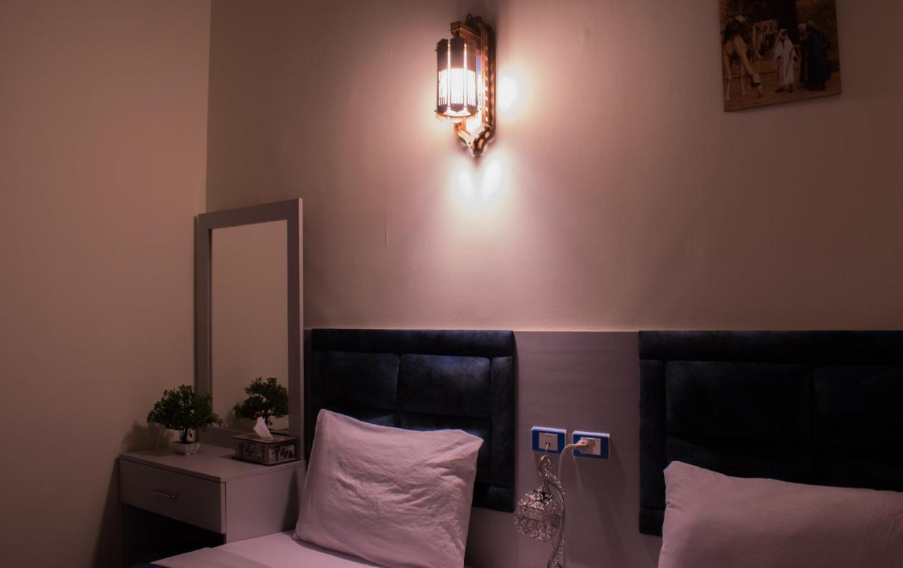 Crown Hotel Kaherah Luaran gambar