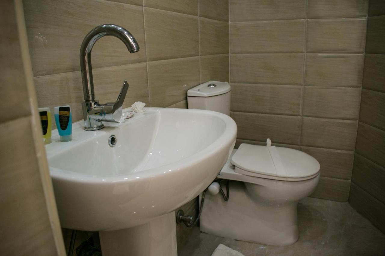 Crown Hotel Kaherah Luaran gambar